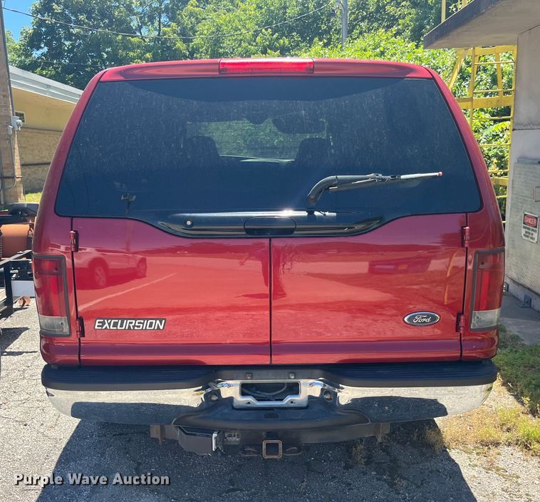 image for item EK8643 2005 Ford Excursion SUV