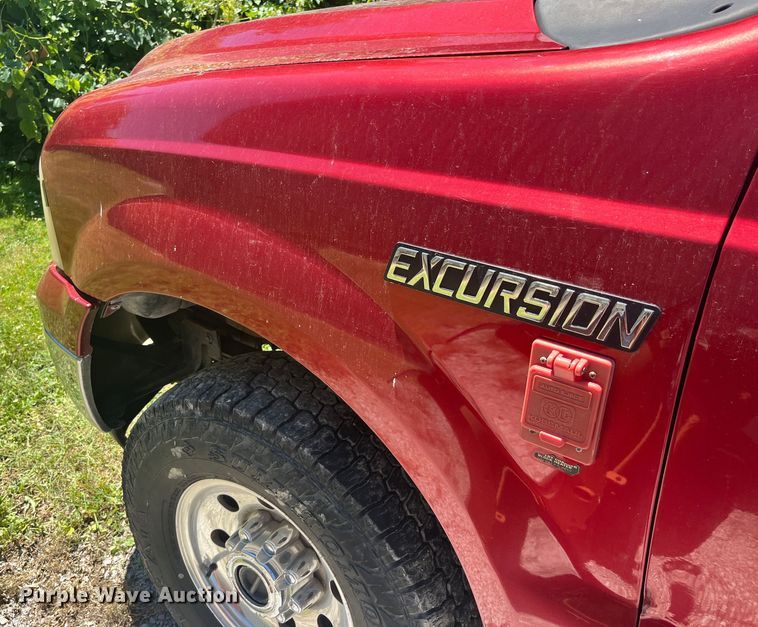 image for item EK8643 2005 Ford Excursion SUV