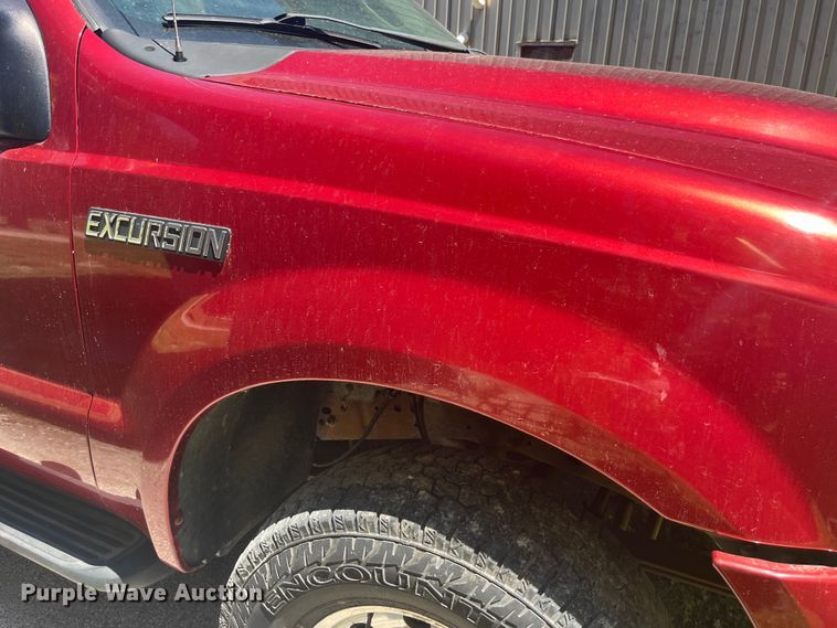 image for item EK8643 2005 Ford Excursion SUV