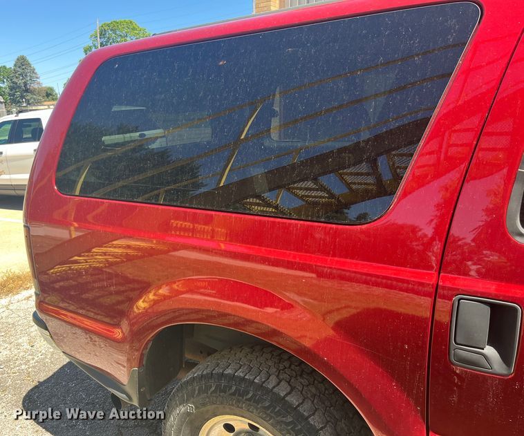 image for item EK8643 2005 Ford Excursion SUV