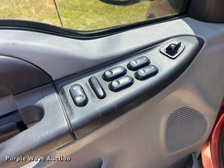 image for item EK8643 2005 Ford Excursion SUV