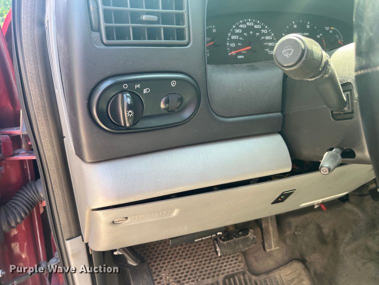 image for item EK8643 2005 Ford Excursion SUV