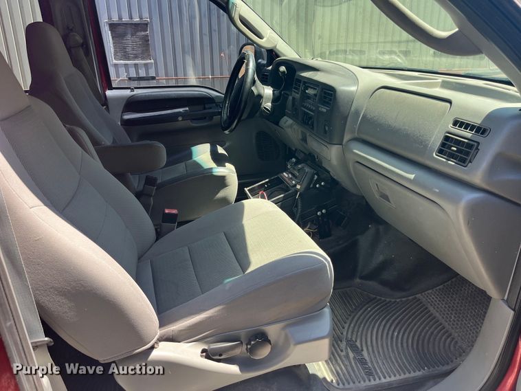 image for item EK8643 2005 Ford Excursion SUV