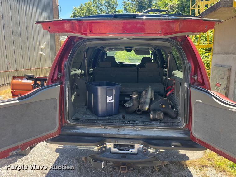 image for item EK8643 2005 Ford Excursion SUV