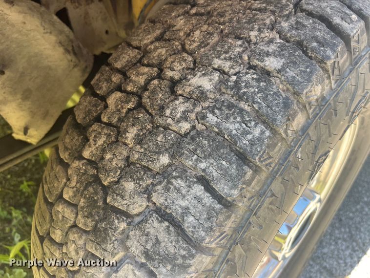 image for item EK8643 2005 Ford Excursion SUV