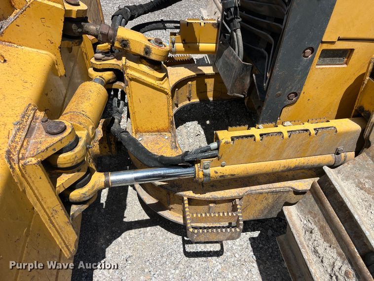 image for item EK8698 2005 John Deere 550J LGP dozer