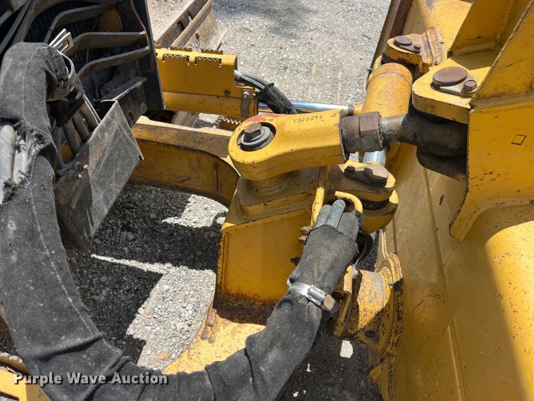 image for item EK8698 2005 John Deere 550J LGP dozer