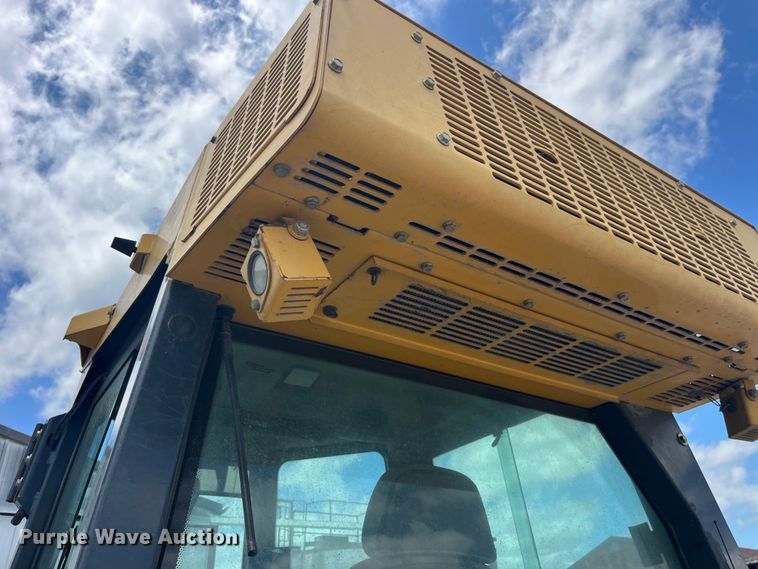 image for item EK8698 2005 John Deere 550J LGP dozer