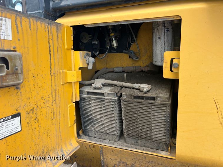 image for item EK8698 2005 John Deere 550J LGP dozer