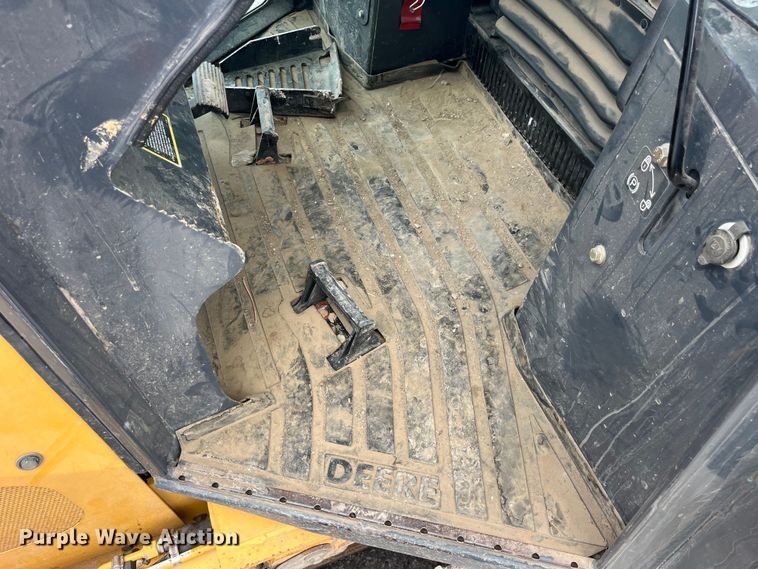 image for item EK8698 2005 John Deere 550J LGP dozer