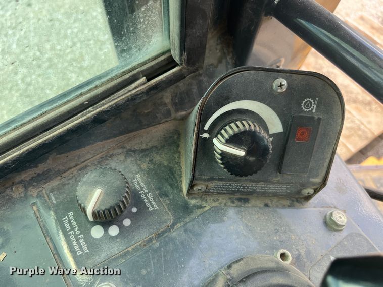 image for item EK8698 2005 John Deere 550J LGP dozer