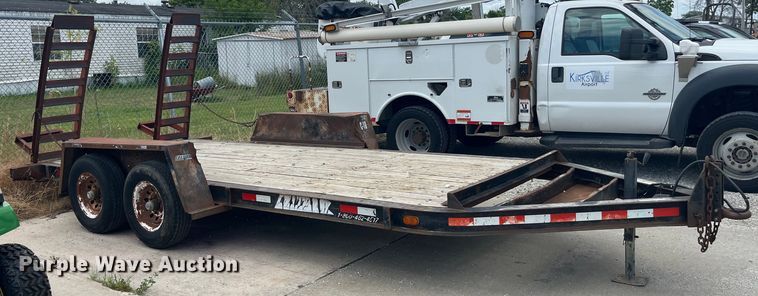 image for item EK8699 1999 Towmaster C-10 equipment trailer