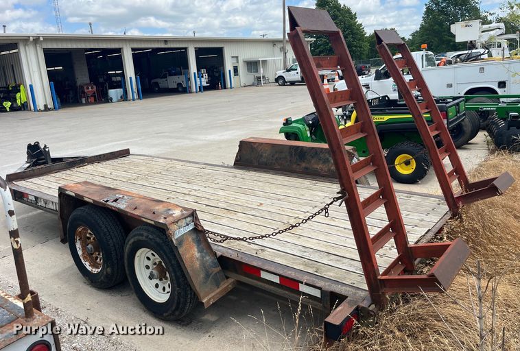 image for item EK8699 1999 Towmaster C-10 equipment trailer