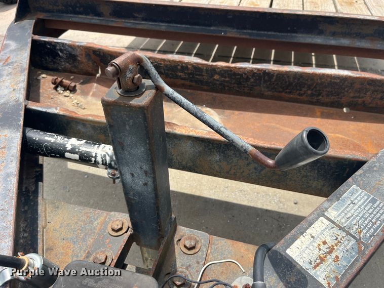 image for item EK8699 1999 Towmaster C-10 equipment trailer