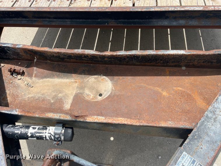 image for item EK8699 1999 Towmaster C-10 equipment trailer