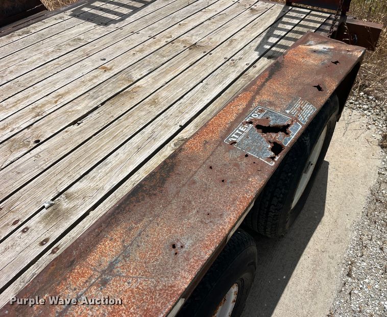 image for item EK8699 1999 Towmaster C-10 equipment trailer