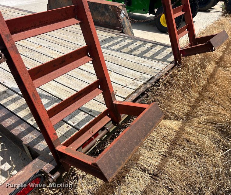 image for item EK8699 1999 Towmaster C-10 equipment trailer