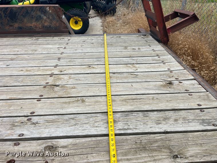 image for item EK8699 1999 Towmaster C-10 equipment trailer