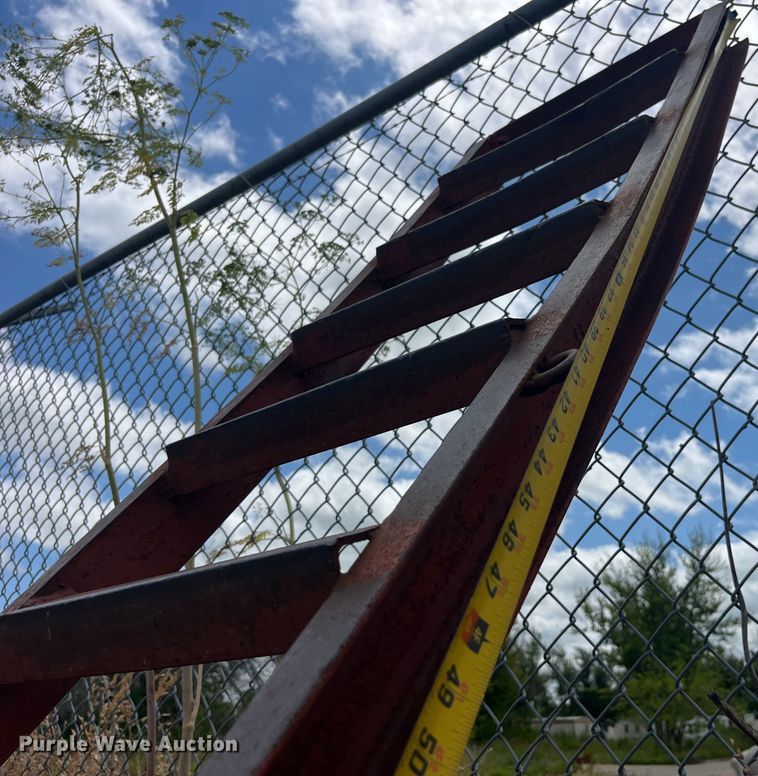 image for item EK8699 1999 Towmaster C-10 equipment trailer