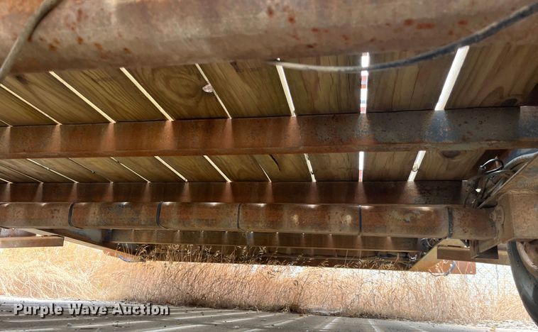 image for item EK8699 1999 Towmaster C-10 equipment trailer