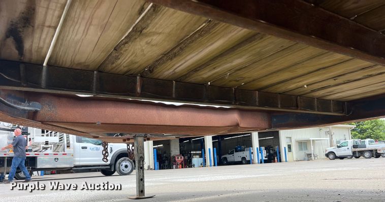 image for item EK8699 1999 Towmaster C-10 equipment trailer