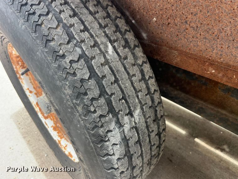 image for item EK8699 1999 Towmaster C-10 equipment trailer