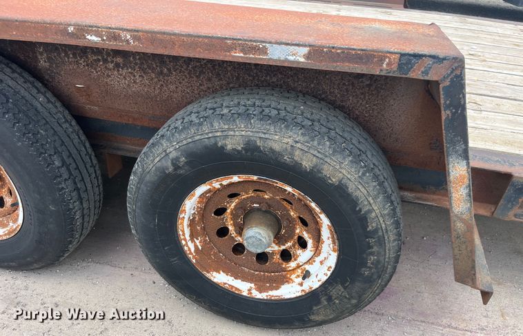 image for item EK8699 1999 Towmaster C-10 equipment trailer