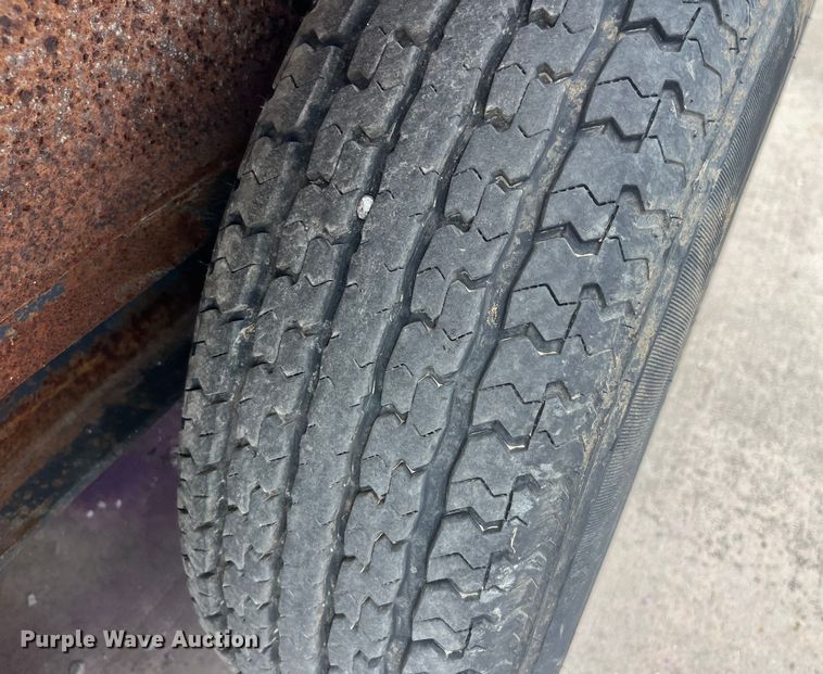 image for item EK8699 1999 Towmaster C-10 equipment trailer