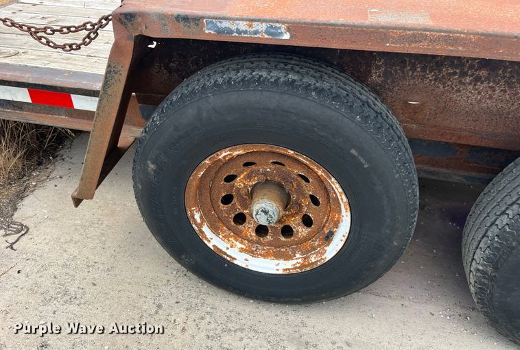 image for item EK8699 1999 Towmaster C-10 equipment trailer