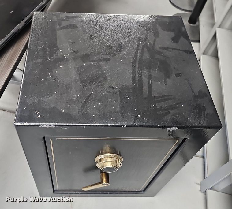 image for item IO9973 (3) safes