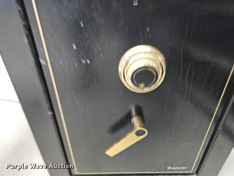 image for item IO9973 (3) safes