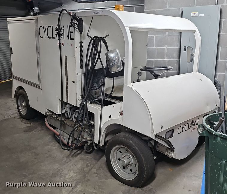 image for item IO9975 2008 Nilfisk-Advance Technologies Cyclone 4500 4WS surface cleaner