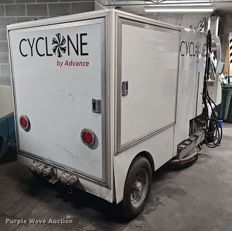 image for item IO9975 2008 Nilfisk-Advance Technologies Cyclone 4500 4WS surface cleaner