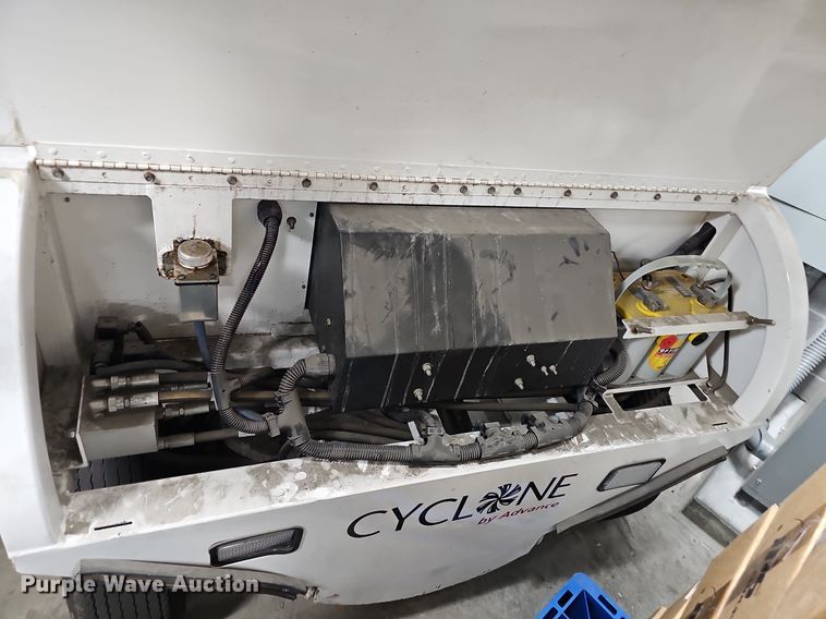 image for item IO9975 2008 Nilfisk-Advance Technologies Cyclone 4500 4WS surface cleaner