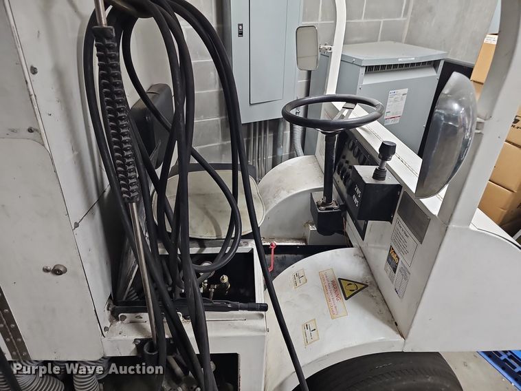 image for item IO9975 2008 Nilfisk-Advance Technologies Cyclone 4500 4WS surface cleaner