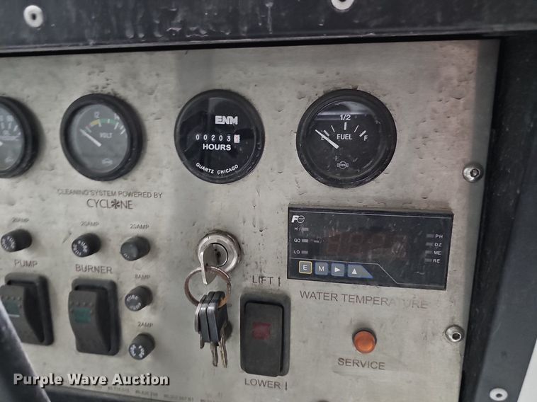 image for item IO9975 2008 Nilfisk-Advance Technologies Cyclone 4500 4WS surface cleaner