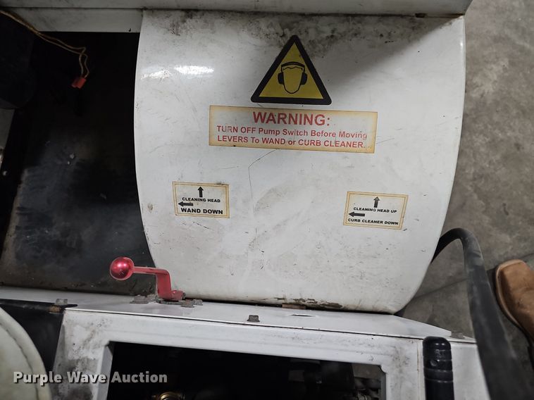 image for item IO9975 2008 Nilfisk-Advance Technologies Cyclone 4500 4WS surface cleaner