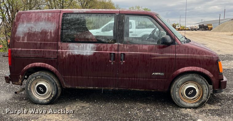 image for item LD9463 1990 Chevrolet  Astro van