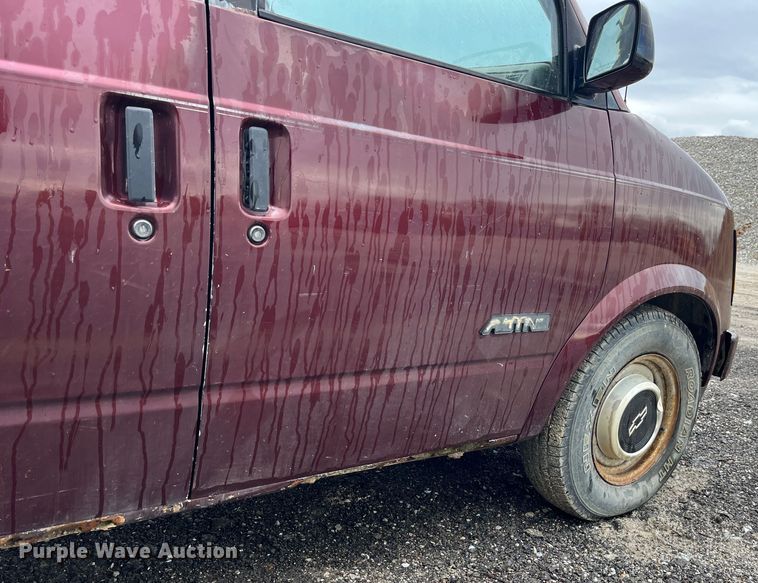 image for item LD9463 1990 Chevrolet  Astro van