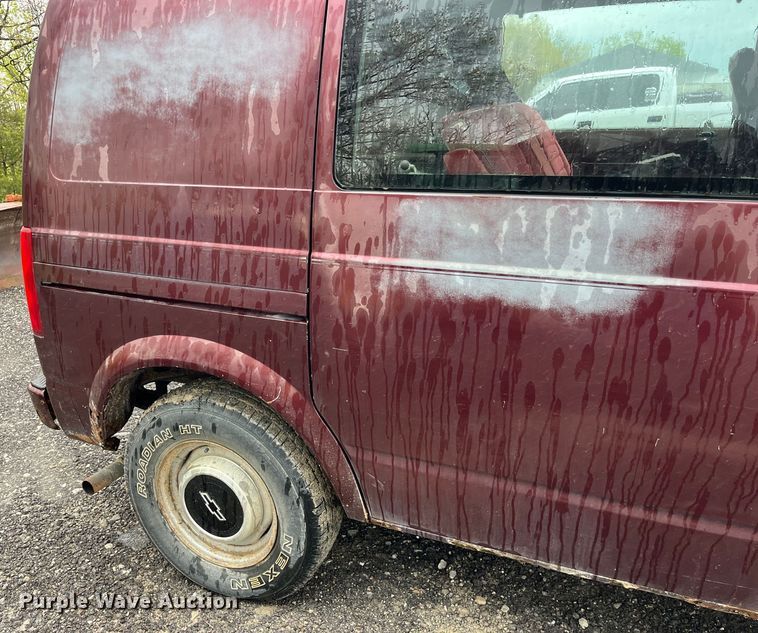 image for item LD9463 1990 Chevrolet  Astro van