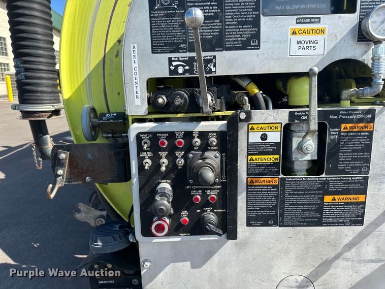 image for item LR9369 2009 Sterling  sewer jetter truck