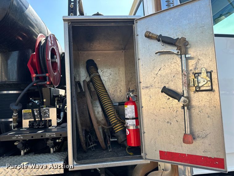 image for item LR9369 2009 Sterling  sewer jetter truck