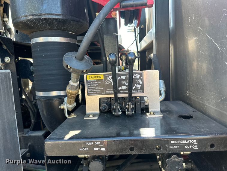 image for item LR9369 2009 Sterling  sewer jetter truck