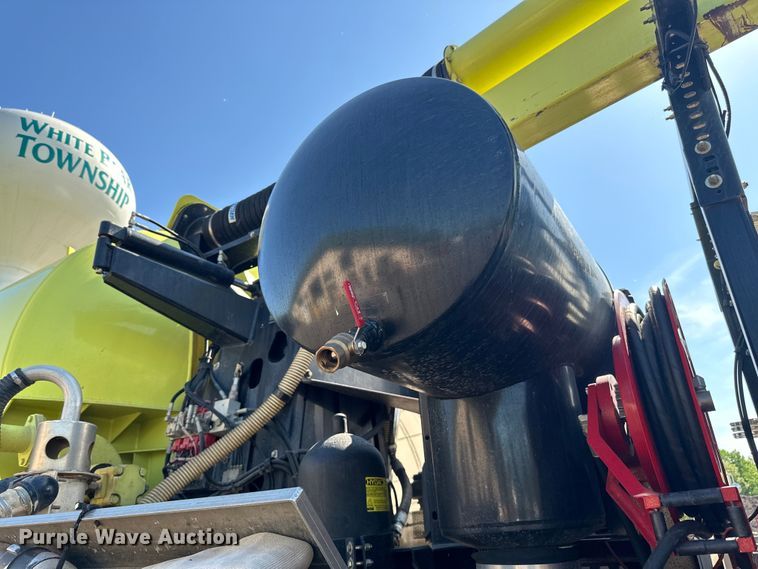 image for item LR9369 2009 Sterling  sewer jetter truck