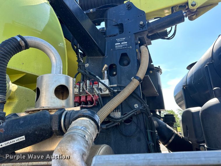 image for item LR9369 2009 Sterling  sewer jetter truck