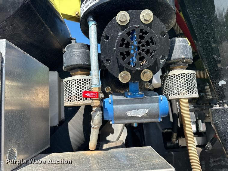 image for item LR9369 2009 Sterling  sewer jetter truck