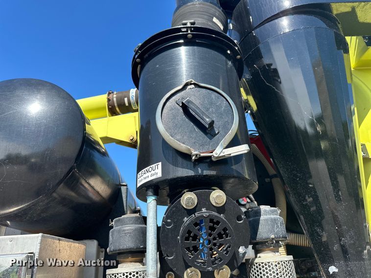 image for item LR9369 2009 Sterling  sewer jetter truck