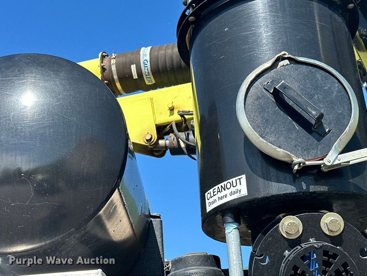 image for item LR9369 2009 Sterling  sewer jetter truck