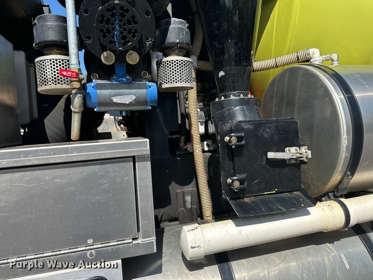 image for item LR9369 2009 Sterling  sewer jetter truck