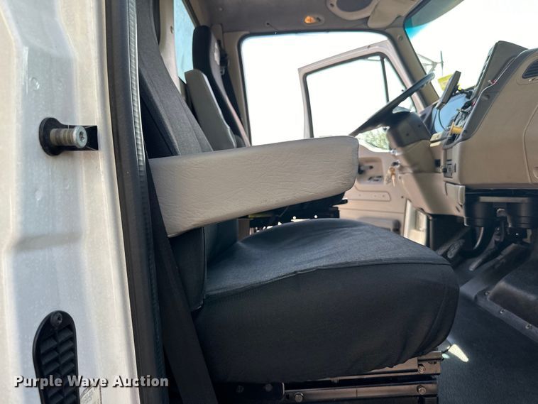 image for item LR9369 2009 Sterling  sewer jetter truck